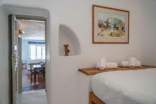 Serenity - Traditional House With Stunning Sea View