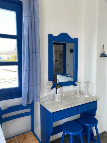 Cavos Studio By The Sea (west)