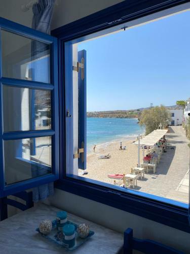 Cavos Studio By The Sea (west)