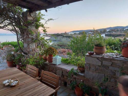 Villa Sophia Paros - Beachfront Three-bedroom Villa With Sea View