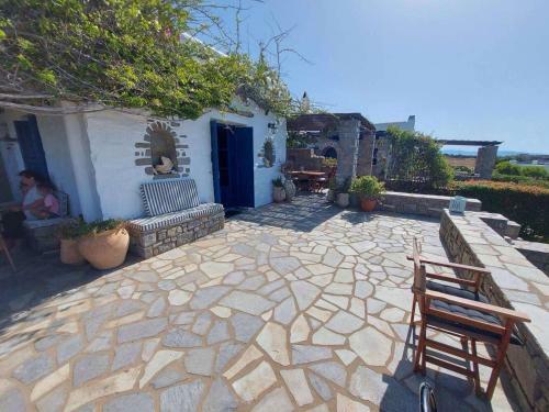 Villa Sophia Paros - Beachfront Three-bedroom Villa With Sea View