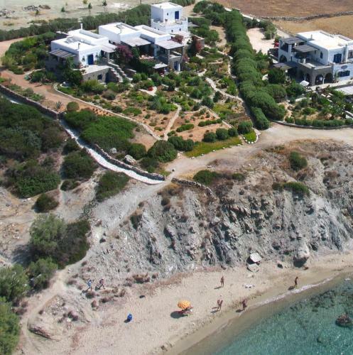 Villa Sophia Paros - Beachfront Three-bedroom Villa With Sea View