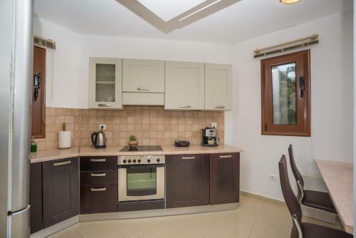 Apartamento Lila's City House With Parking