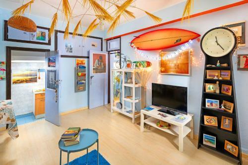 The Eclectic Yard Home -famous For Its Design