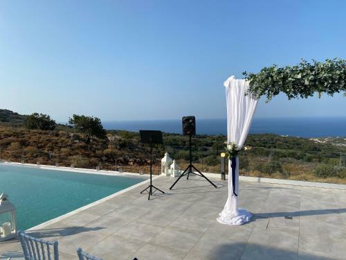 Eva Villas East, With Infinity Pool & And Panoramic Sea View