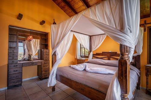 Villa Staras - With Private Heated Pool & Jacuzzi