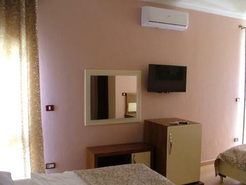 Hotel Dollari