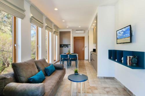 Xenios Dias Luxury Apartments With Sea View