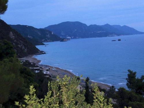 Sunny Apartment In Corfu With Terrace And Garden