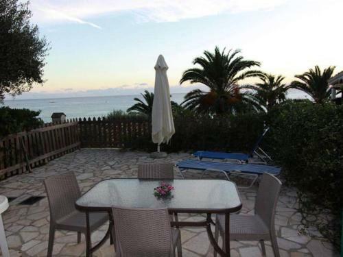 Sunny Apartment In Corfu With Terrace And Garden