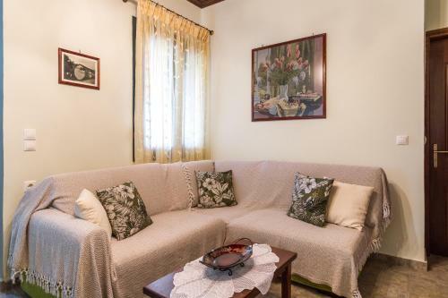 Konstas Stone Island House In Meganisi