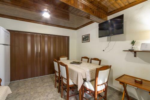 Konstas Stone Island House In Meganisi