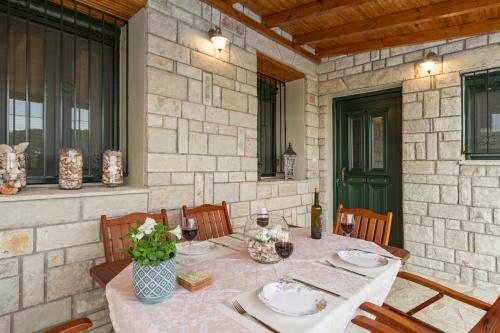 Konstas Stone Island House In Meganisi