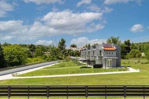 Hotel V Luxury Apartments Posidi