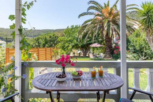 Myrto Holiday House