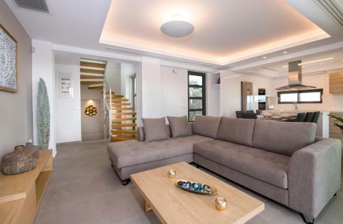 Imperium Luxury Villas-sauna, Jacuzzi & Heated Pool