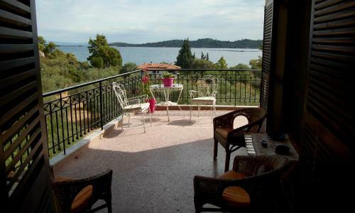 Apartamento Fteroti House