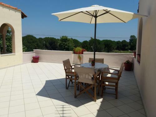 Athina Vourvourou Apartments
