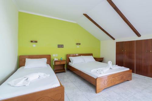 Sunbliss Studios & Apartments