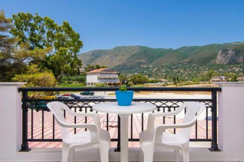 Sunbliss Studios & Apartments