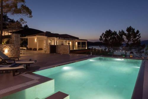 Addimare Sea View Villa, A Coastal Retreat