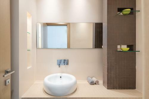 Villa Caldera Blue