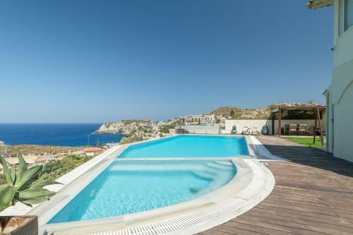 Villa Caldera Blue