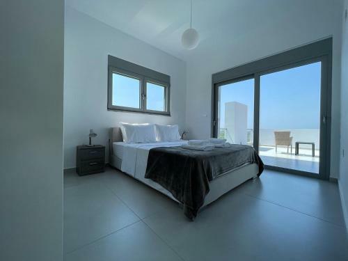 Modern Large Villa With Private Pool Set In A Quiet Location