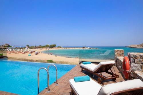 Villa Stavros Beachfront Homeleader