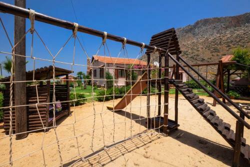 Villa Stavros Beachfront Homeleader