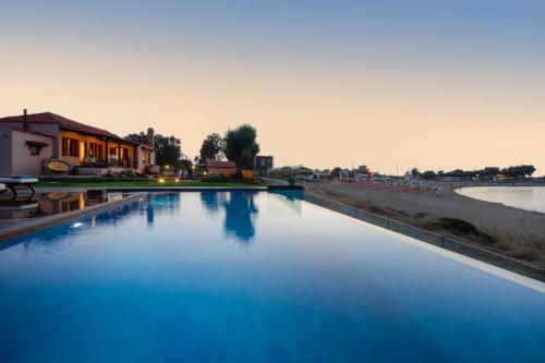 Villa Stavros Beachfront Homeleader
