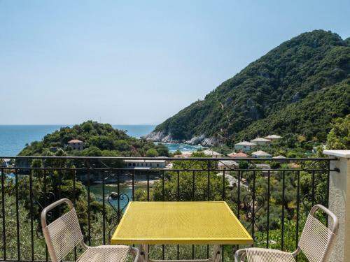 Olive House In Damoucharu With A Sea View