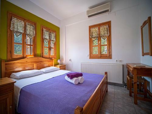 Olive House In Damoucharu With A Sea View