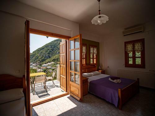 Olive House In Damoucharu With A Sea View