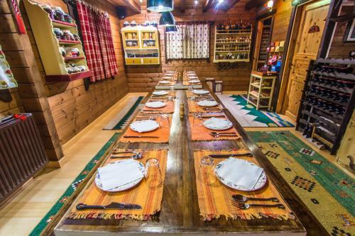 Hostal Colours' Chalet