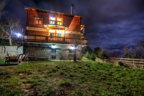 Hostal Colours' Chalet