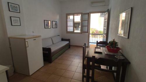 Violetta Apartments