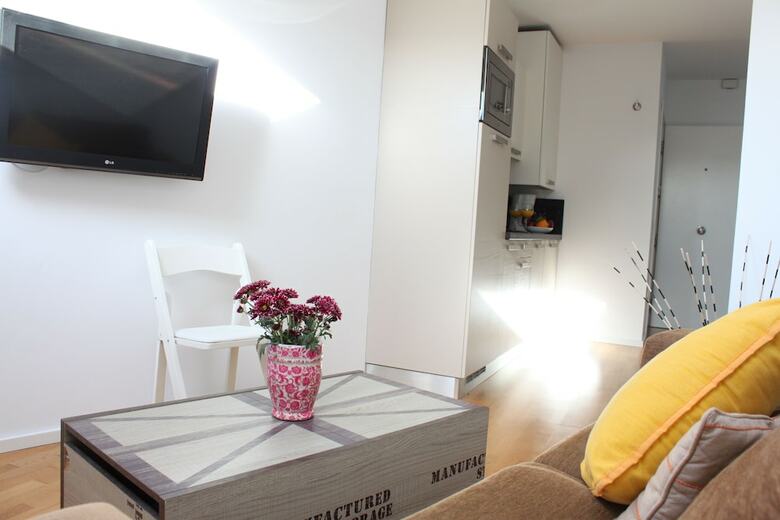 Life Apartments Calder�n