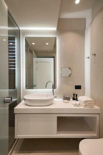 Marion La Lumiere, An Intimate Villa Resort!