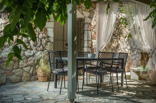 Ploes Luxury Cottages