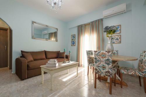 Spyros Apartments With Pool