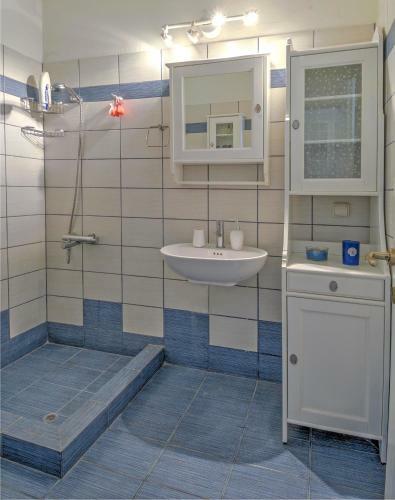 Koundouros Home
