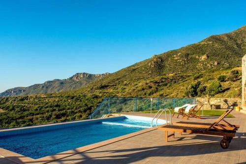Villa Traditional Elegance With Privacy & Amazing Views