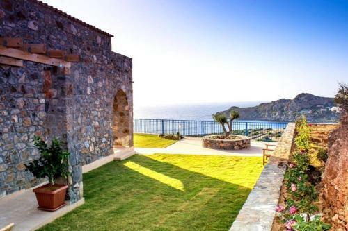 Villa Traditional Elegance With Privacy & Amazing Views