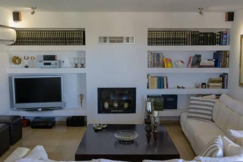 New!! Enjoy The Sea View At Fully Equipped 2br House