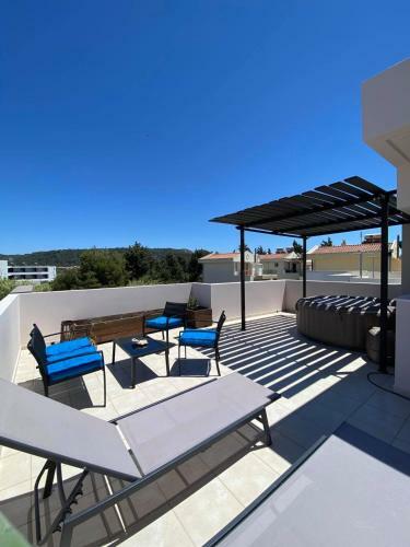 Dionysus Seaside Villa