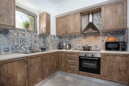 Ourania - Traditional House
