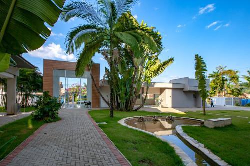 Apartamento Ubatuba, Ar, Varanda Gourmet, Piscinas E 300mt Praia