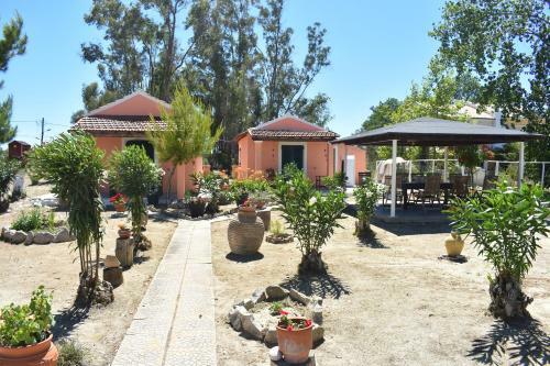 Apartamento Bouka Beachfront Bungalows