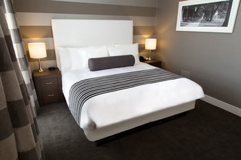 Hotel Sandmanedmonton West